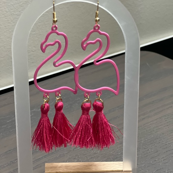 H O T Pink Flamingo 🦩 Earrings - Picture 1 of 1